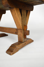 Charger l'image dans la galerie, Table basse / petit banc rustique type monastère en chêne