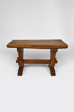 Charger l'image dans la galerie, Table basse / petit banc rustique type monastère en chêne