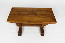 Charger l'image dans la galerie, Table basse / petit banc rustique type monastère en chêne