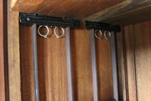 将图片加载到图库查看器,Vitrine Art Nouveau au Ginkgo, en noyer sculpté et loupe, circa 1900