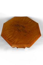 Charger l&#39;image dans la galerie, Guéridon / Table d’Appoint Octogonale en Noyer – Art Déco Moderniste, France, Circa 1930
