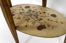 Lade das Bild in den Galerie-Viewer, Guéridon Art Déco d’Exception à Décor Floral Peint et Doré – France, vers 1920
