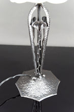Charger l&#39;image dans la galerie, Lampe Art Déco en Fer Forgé, Tulipe Florale signée Degué, France, circa 1930
