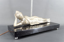 Charger l&#39;image dans la galerie, Importante Lampe Bouddha en Bronze Argenté sur Socle de Marbre Noir Ex-Indochine Française, Circa 1930–1940

