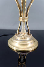Cargar imagen en el visor de la galería, Lampe Néoclassique, Oeuf d’Autruche &amp; Monture Athénienne Animalière en Bronze, France, Circa 1900
