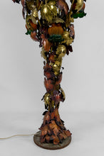 Cargar imagen en el visor de la galería, Important lampadaire &quot;Vigne&quot; en métal patiné, Hollywood Regency, Circa 1960
