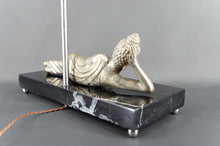 Charger l&#39;image dans la galerie, Importante Lampe Bouddha en Bronze Argenté sur Socle de Marbre Noir Ex-Indochine Française, Circa 1930–1940
