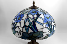 将图片加载到图库查看器，Exceptionnelle lampe de table Art Nouveau – Style Tiffany – Bronze sculpté &amp; vitrail opalescent – Vers 1980

