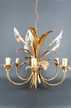 Charger l&#39;image dans la galerie, Important lustre &quot;Calla Lily&quot; par Hans Kögl, Métal Doré et Argenté, Cristal, circa 1970
