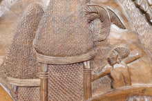 Charger l&#39;image dans la galerie, Important Panneau Monoxyle, Bas-Relief Bamoun, Cameroun, Circa 1960

