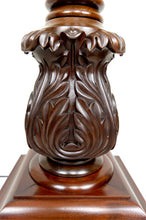 Charger l&#39;image dans la galerie, Important Lampadaire Colonne Victorienne Torsadée en Noyer Massif, Royaume-Uni, Style Tudor, Circa 1900
