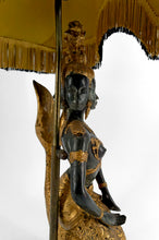 Lade das Bild in den Galerie-Viewer, Lampe Sculpturale en Bronze à double patine verte et dorée représentant la Princesse Sirène Suvannamaccha, Thaïlande, XXe
