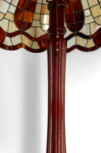 Загрузить изображение в средство просмотра галереи, Lampadaire Art Déco en noyer sculpté et abat-jour en vitrail style Tiffany – France, vers 1920
