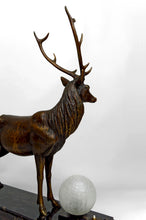 Charger l&#39;image dans la galerie, Importante Lampe Sculpturale en Bronze et Marbre, Cerf, Art Déco, France, Circa 1930
