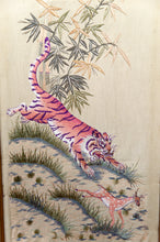 Charger l&#39;image dans la galerie, Important Ensemble de Trois Tapisseries Indochinoises Brodées de Soie Tigres et Cerfs Axis – Vietnam, Époque Coloniale, vers 1930
