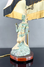 Charger l&#39;image dans la galerie, Paire de Lampes Sculpturales en Bronze à Double Patine Verte et Dorée, Thaïlande, Circa 1970
