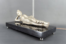 Charger l&#39;image dans la galerie, Importante Lampe Bouddha en Bronze Argenté sur Socle de Marbre Noir Ex-Indochine Française, Circa 1930–1940
