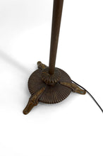 将图片加载到图库查看器，Lampadaire liseuse Art Déco en bronze et vitrail polychrome, Circa 1920
