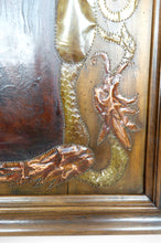 Charger l&#39;image dans la galerie, Important Panneau , Fable de la Fontaine: Le Corbeau et le Renard, Cuir Repoussé et Dinanderie, Art Nouveau, Circa 1890
