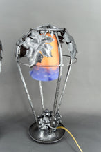 Charger l&#39;image dans la galerie, Paire de Lampes en Fer Forgé, Thème de la Vigne, Muller Frères Lunéville, Art Déco, Circa 1925
