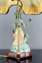 Charger l&#39;image dans la galerie, Paire de Lampes Sculpturales en Bronze à Double Patine Verte et Dorée, Thaïlande, Circa 1970
