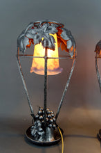 Charger l&#39;image dans la galerie, Paire de Lampes en Fer Forgé, Thème de la Vigne, Muller Frères Lunéville, Art Déco, Circa 1925
