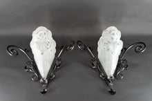 Charger l&#39;image dans la galerie, Importante Paire d&#39;Appliques en Fer Forgé par Degué, Art Déco, France, circa 1930
