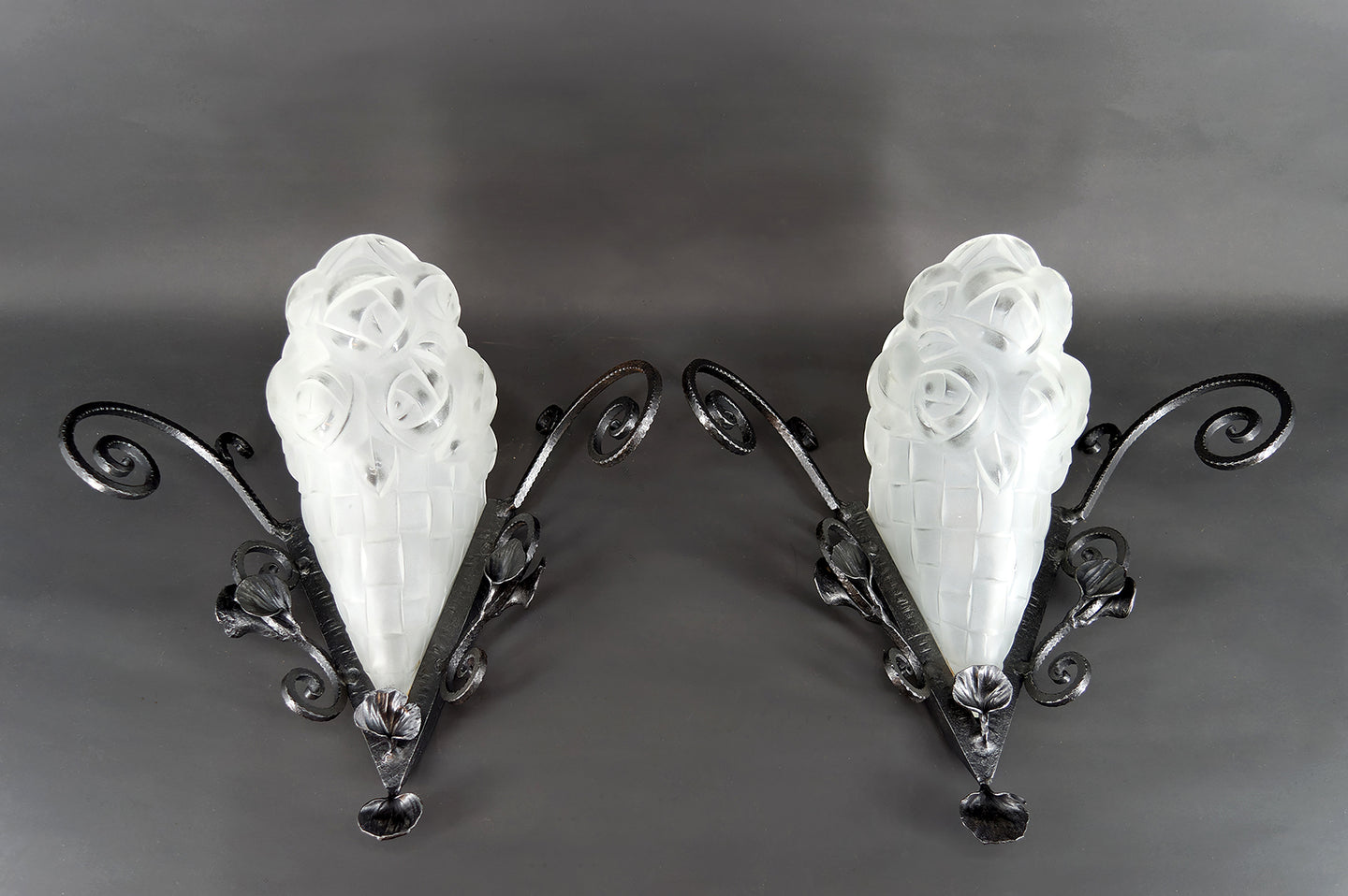 Importante Paire d'Appliques en Fer Forgé par Degué, Art Déco, France, circa 1930