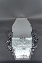 Charger l&#39;image dans la galerie, Miroir en Fer Forgé signé Serva, Art Déco, École de Nancy, France Circa 1925
