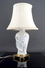 Lade das Bild in den Galerie-Viewer, Lampe en biscuit de porcelaine,  &quot;Calla Lily&quot;, par Nicholas Berbenczy, éditée par Franklin Mint, USA, 1986
