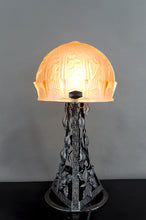 Charger l&#39;image dans la galerie, Importante Lampe Art Déco en Fer Forgé à Motifs de Papillons et Dôme Floral en Verre Pressé, Par Bartelemie, France, Circa 1925
