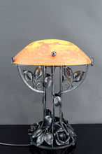 将图片加载到图库查看器，Lampe Art Déco exceptionnelle en fer forgé et pâte de verre – France, vers 1920
