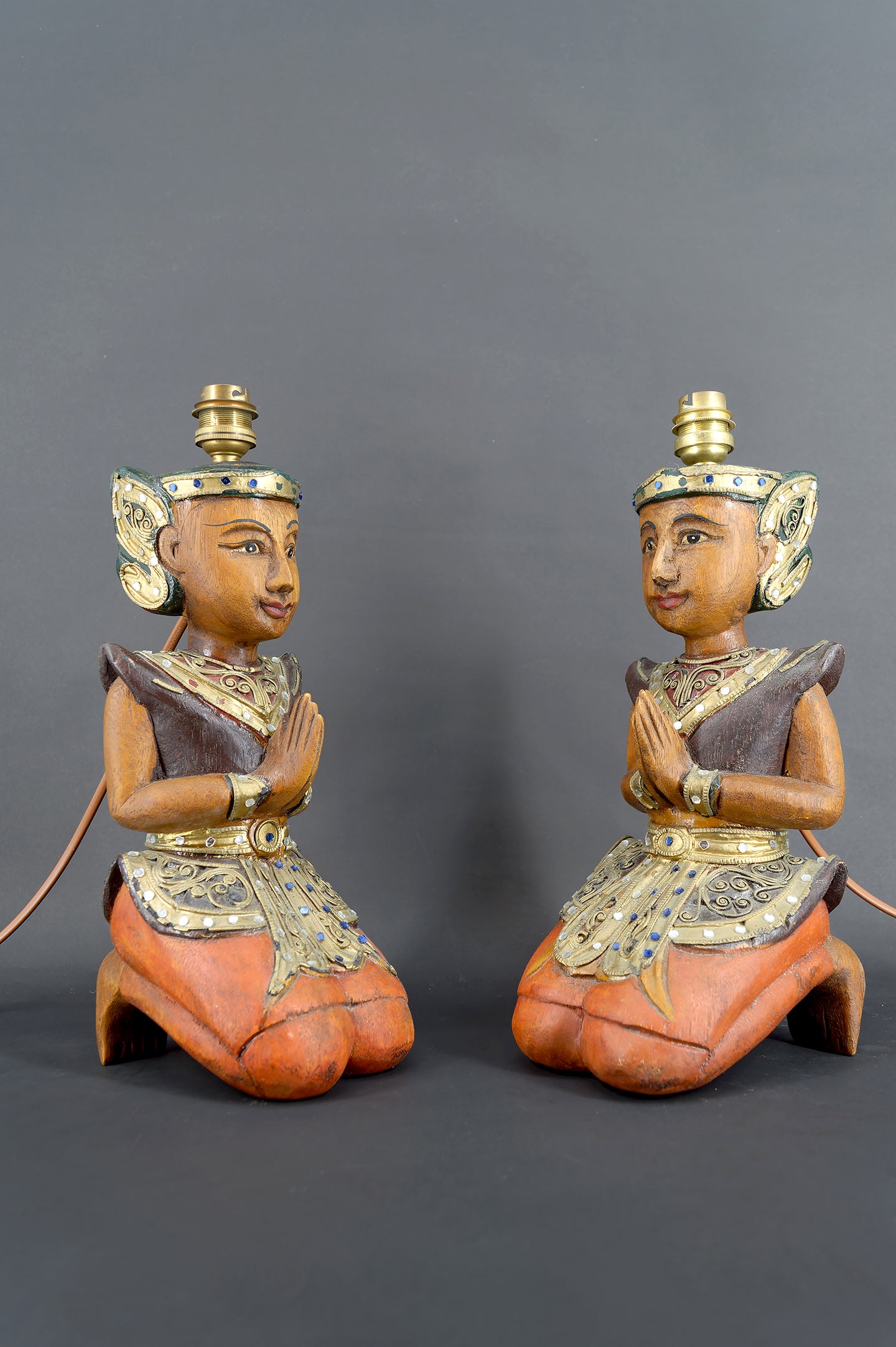 Paire de Lampes Sculpturales en Bois Polychrome, Indonésie, Circa 1970