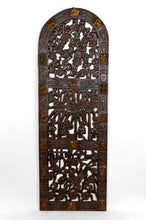 Charger l&#39;image dans la galerie, Porte Africaine Monoxyle en Bois Sculpté et Bronze de Chef de Village Bamoun, Cameroun, début XXe
