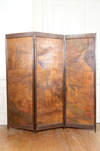 Cargar imagen en el visor de la galería, Paravent Pyrogravé, Paysage de Ville Médiévale Méditerranéenne, Art Nouveau / Art Déco, 1930

