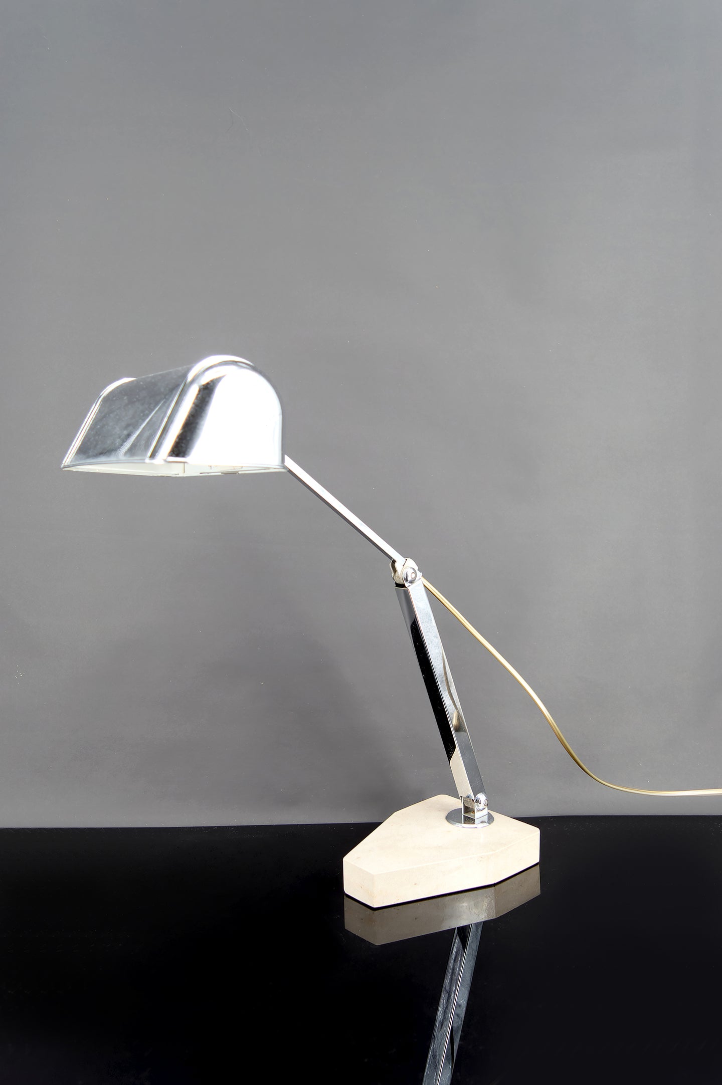 Importante Lampe de Bureau, Chrome, Aluminium et Marbre, Art Déco Moderniste, France, Circa 1930