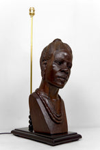 Cargar imagen en el visor de la galería, Importante Lampe Sculpturale, Buste en Ebene de Femme Africaine, par Alexs Mutasa, Circa 1970
