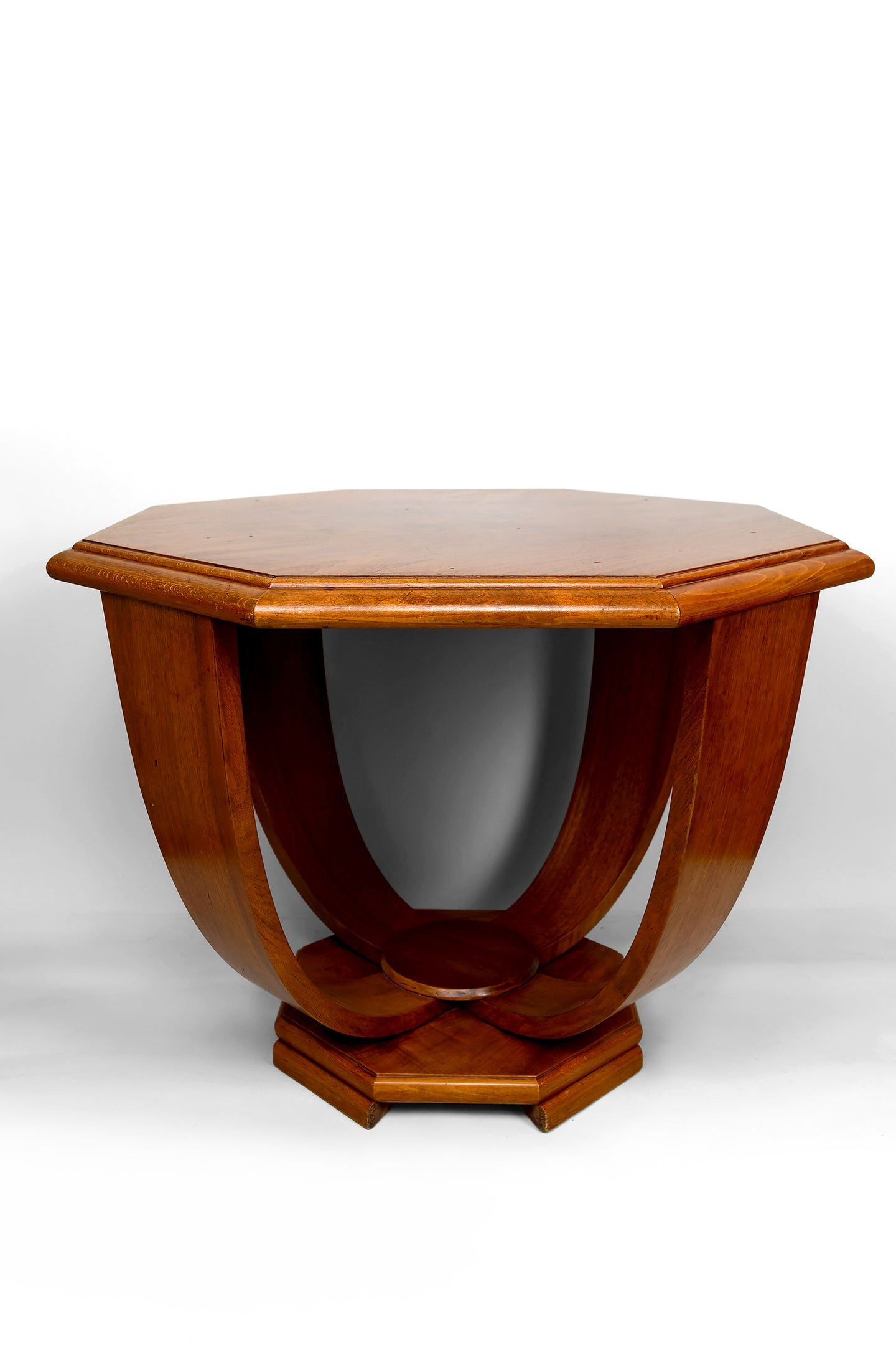 Guéridon / Table d’Appoint Octogonale en Noyer – Art Déco Moderniste, France, Circa 1930
