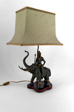 Lade das Bild in den Galerie-Viewer, Lampe Sculpturale en Bronze à double patine représentant Indra sur Airavata, Thaïlande, Milieu XXe
