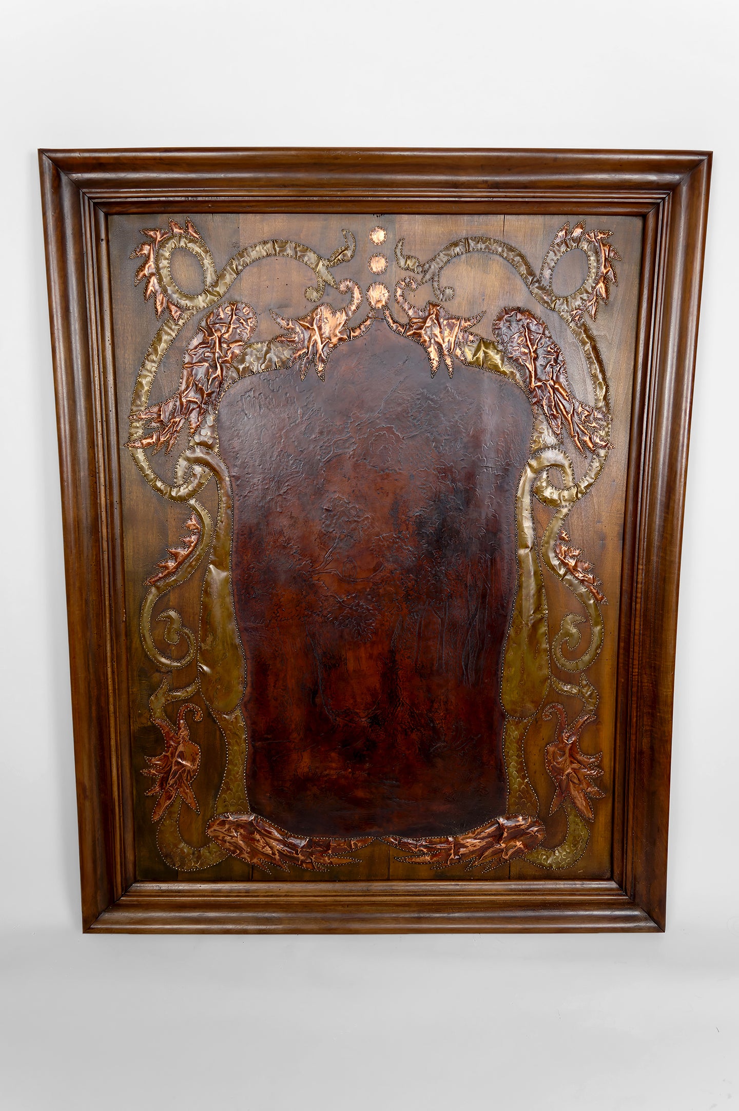 Important Panneau , Fable de la Fontaine: Le Corbeau et le Renard, Cuir Repoussé et Dinanderie, Art Nouveau, Circa 1890