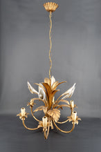 Charger l&#39;image dans la galerie, Important lustre &quot;Calla Lily&quot; par Hans Kögl, Métal Doré et Argenté, Cristal, circa 1970

