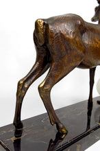 Charger l&#39;image dans la galerie, Importante Lampe Sculpturale en Bronze et Marbre, Cerf, Art Déco, France, Circa 1930
