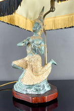 Charger l&#39;image dans la galerie, Paire de Lampes Sculpturales en Bronze à Double Patine Verte et Dorée, Thaïlande, Circa 1970
