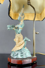 Charger l&#39;image dans la galerie, Paire de Lampes Sculpturales en Bronze à Double Patine Verte et Dorée, Thaïlande, Circa 1970
