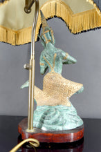 Charger l&#39;image dans la galerie, Paire de Lampes Sculpturales en Bronze à Double Patine Verte et Dorée, Thaïlande, Circa 1970
