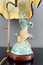 Charger l&#39;image dans la galerie, Paire de Lampes Sculpturales en Bronze à Double Patine Verte et Dorée, Thaïlande, Circa 1970
