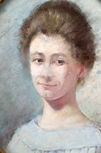 Cargar imagen en el visor de la galería, Portrait de jeune fille, Par Céline-Alice Winter-Schahl, Pastel, France, 1919
