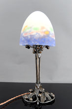 Загрузить изображение в средство просмотра галереи, Lampe Art Nouveau/ Deco en bronze et pâte de verre signée Muller Frères Lunéville, France, vers 1920
