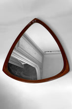 Charger l&#39;image dans la galerie, Important Miroir Triangulaire en Teck, Design Scandinave, Circa 1950
