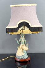 Charger l&#39;image dans la galerie, Paire de Lampes Sculpturales en Bronze à Double Patine Verte et Dorée, Thaïlande, Circa 1970
